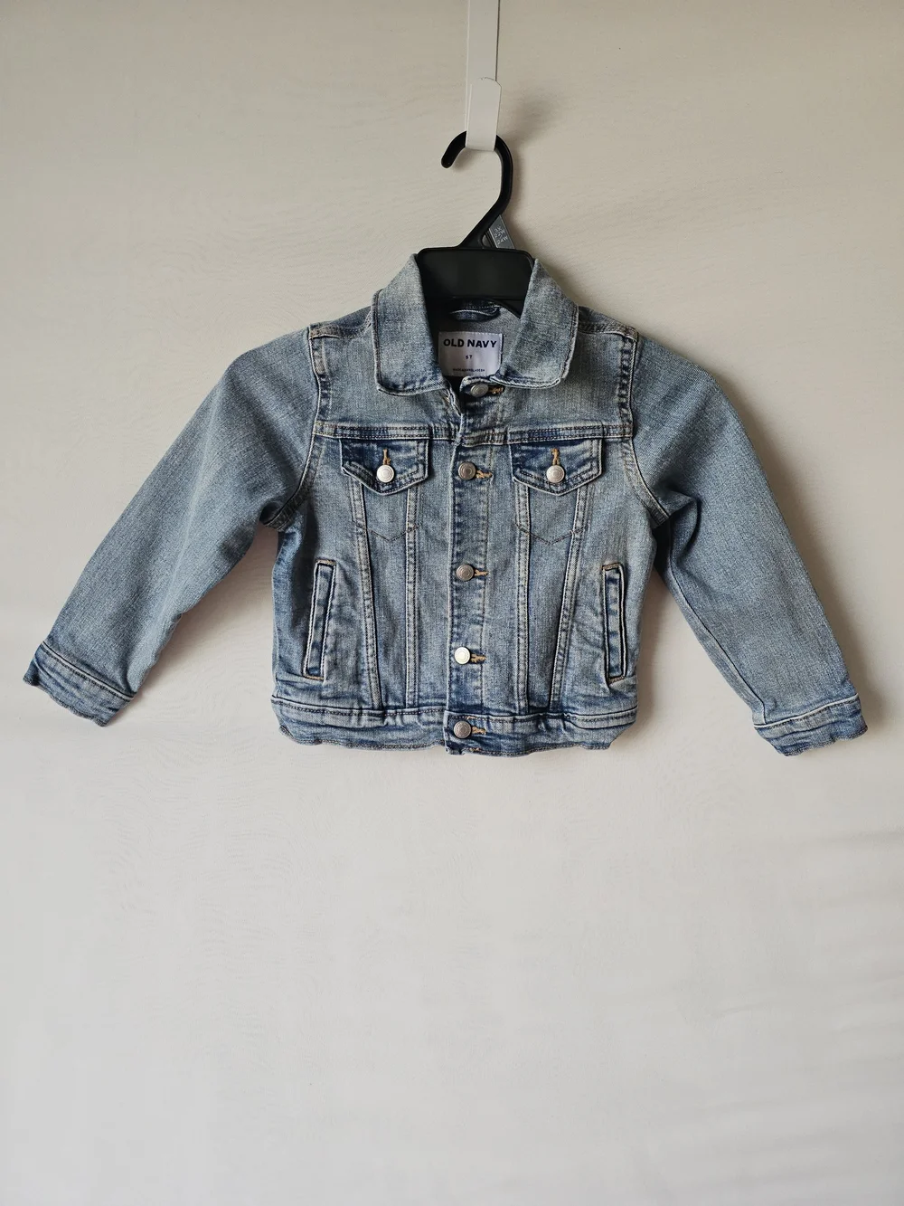 Lot of 2 Denim Jean Jackets 5T Old Navy Light Wash & The Children's Place Dark